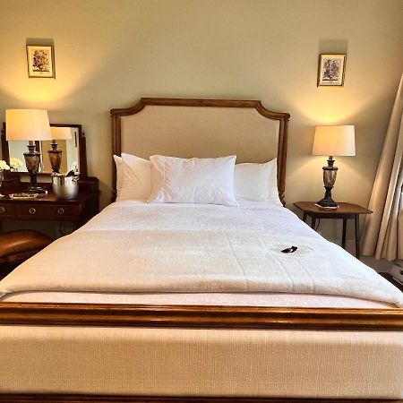 Woodstone Manor Inc. Hotel Sturdies Bay Екстериор снимка