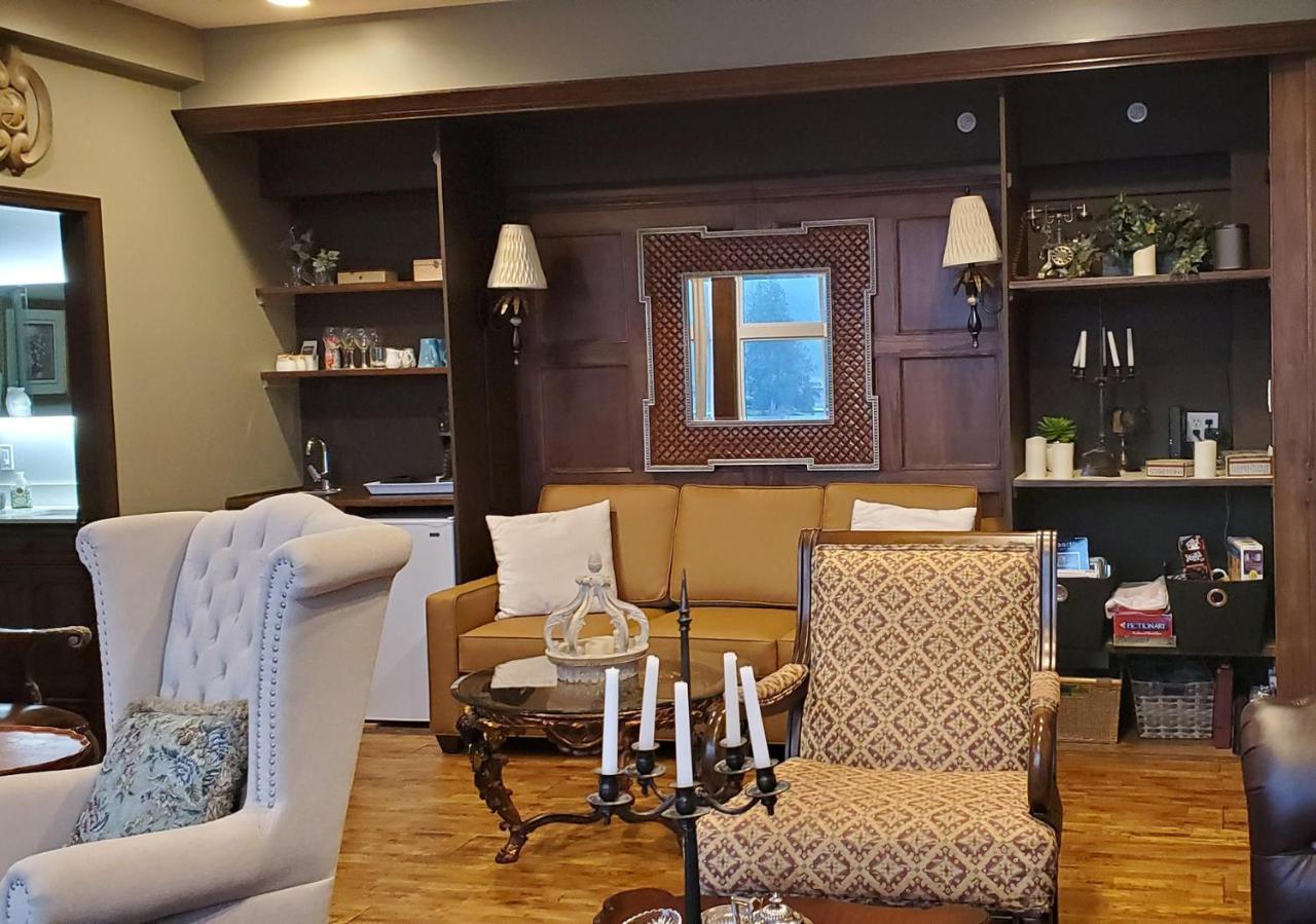 Woodstone Manor Inc. Hotel Sturdies Bay Екстериор снимка