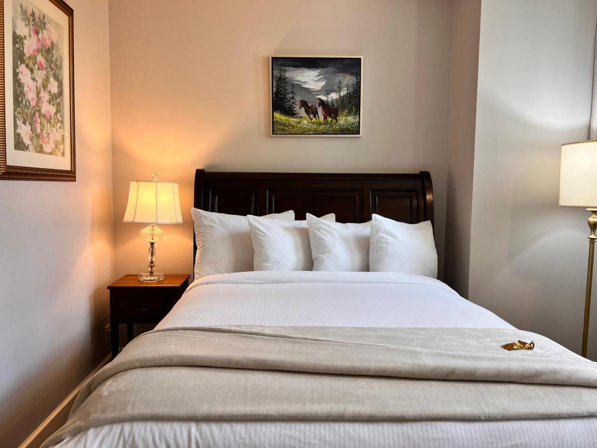 Woodstone Manor Inc. Hotel Sturdies Bay Екстериор снимка