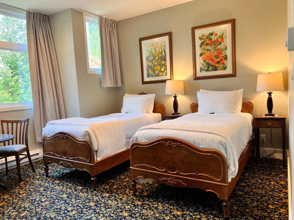 Woodstone Manor Inc. Hotel Sturdies Bay Екстериор снимка