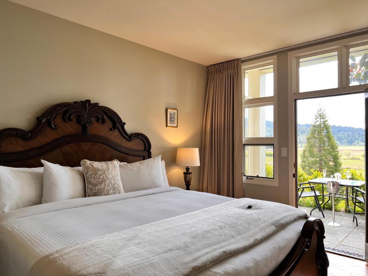 Woodstone Manor Inc. Hotel Sturdies Bay Екстериор снимка