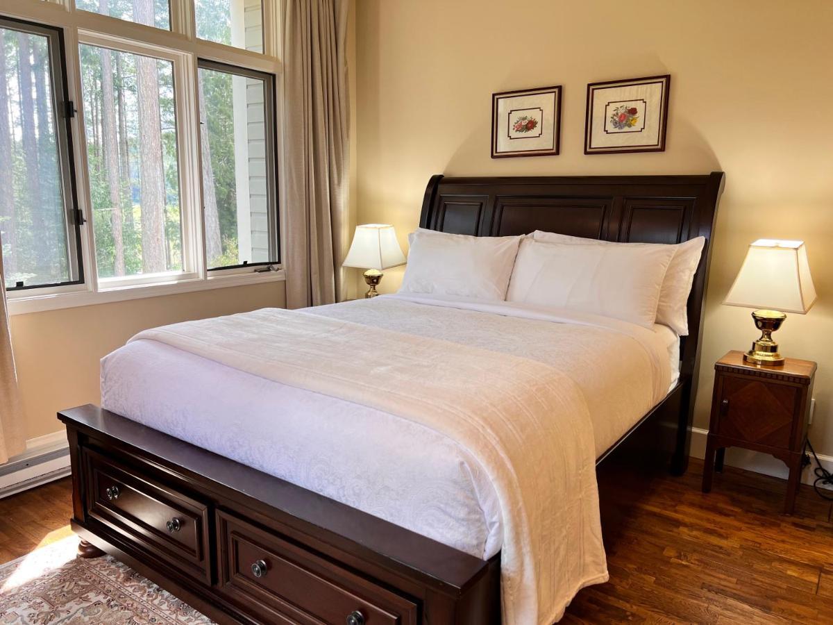 Woodstone Manor Inc. Hotel Sturdies Bay Екстериор снимка