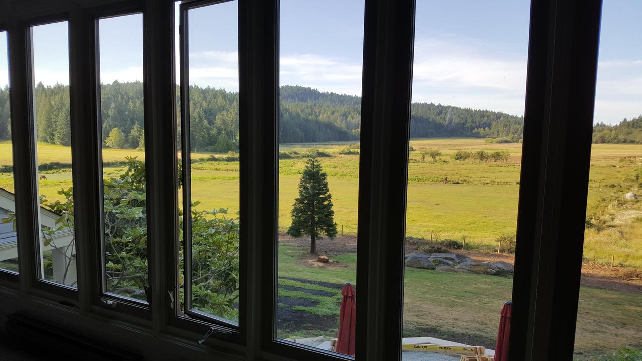 Woodstone Manor Inc. Hotel Sturdies Bay Екстериор снимка
